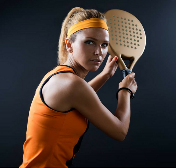 Rebatly_ES's tweet photo. ¡Asegúrate de que el 2018 sea un año movido! 🙅‍♀️
Que no se pierda la costumbre, alimenta tu pasión  🤾‍♀️ Hazte con los mejores productos de New Padel ahora con un mega descuento del 5% para comprar en toda la web durante estas navidades 😉
 ➡️ https://t.co/GHD9KxDoDI https://t.co/uEuCNCGBSs