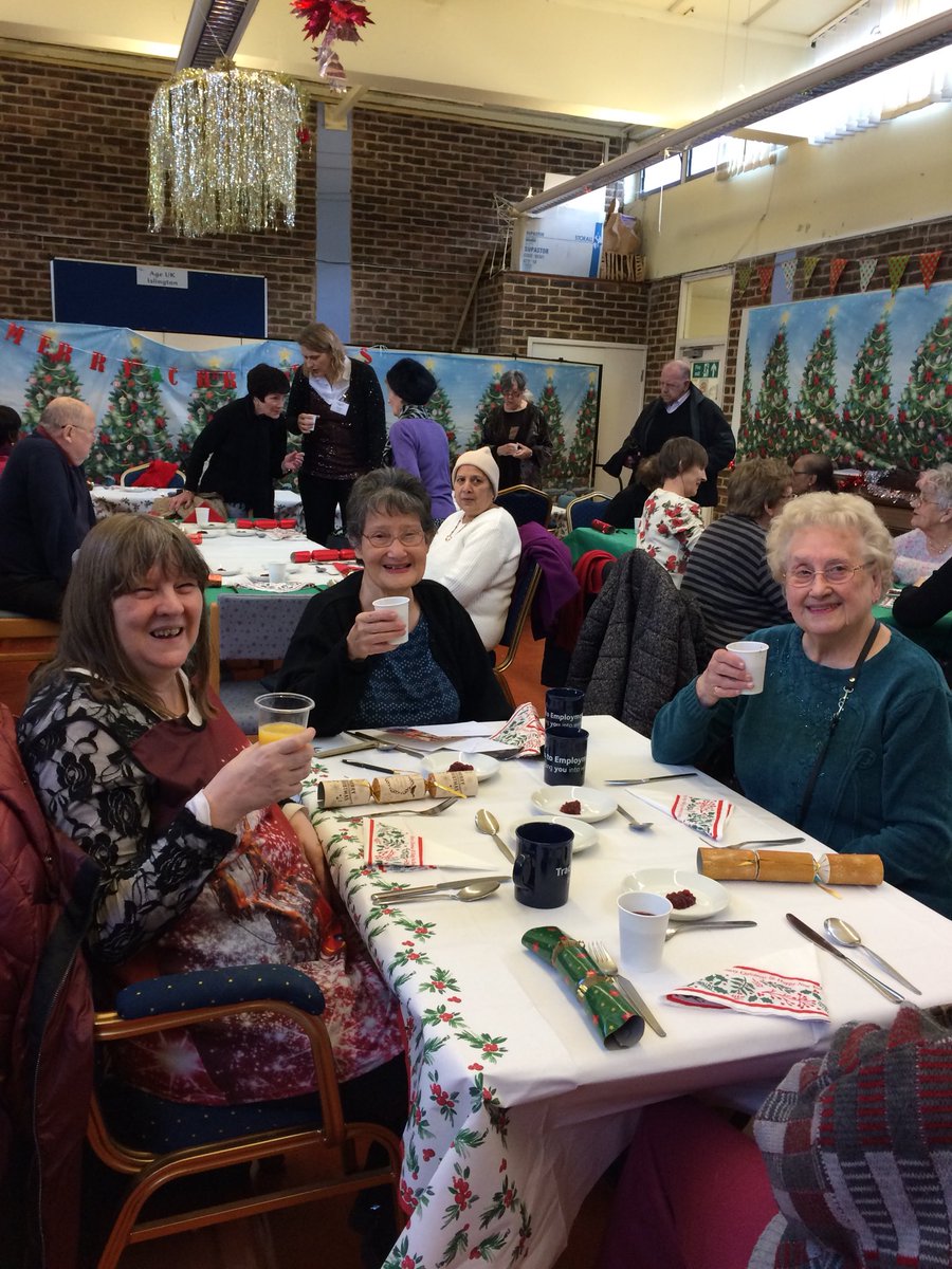 Fshank's tweet photo. Second day @AgeUK_Islington @VCIslington #communityxmas #party #hugethanks @SantandarUK #volunteers #makingadifference https://t.co/FHk1AnUYlJ