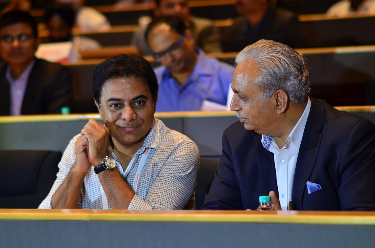 peetambose's tweet photo. Great minds think alike. Thinking big & positive all we had out of #MI18TechM #FUTURise @KTRTRS @C_P_Gurnani @tech_mahindra https://t.co/Uxt3Y4QqHs