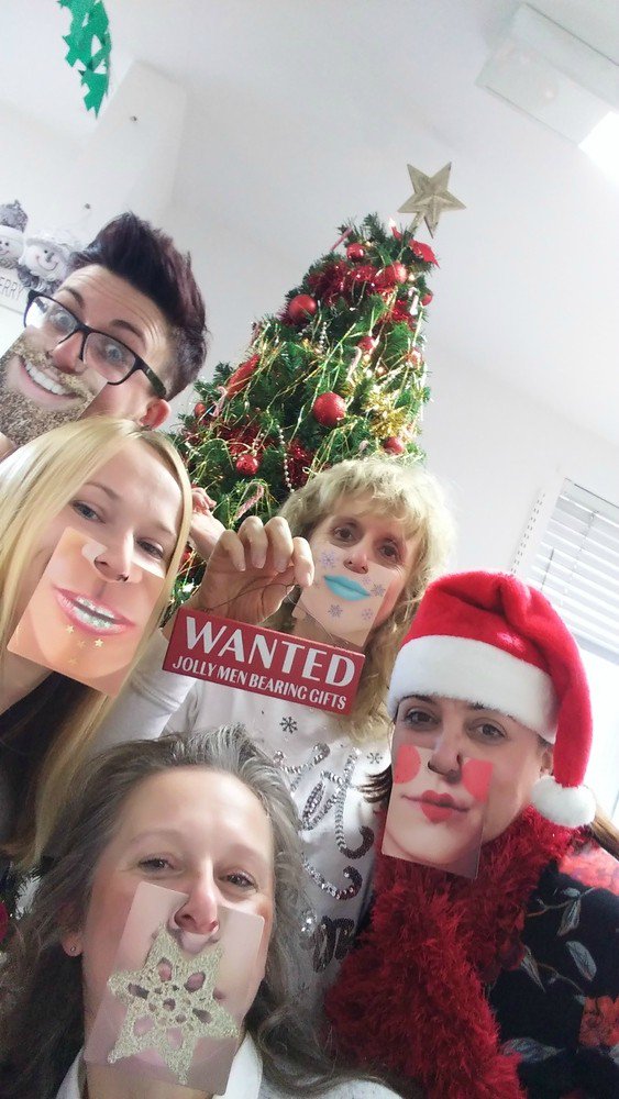 Warwick_Edu's tweet photo. @WarwickCES ladies rockin' around the Christmas tree in their festive face masks, making stop for a quick #elfie! #WarwickXmas @WarwickCRC @warwickuni https://t.co/fA4MjVlTFz