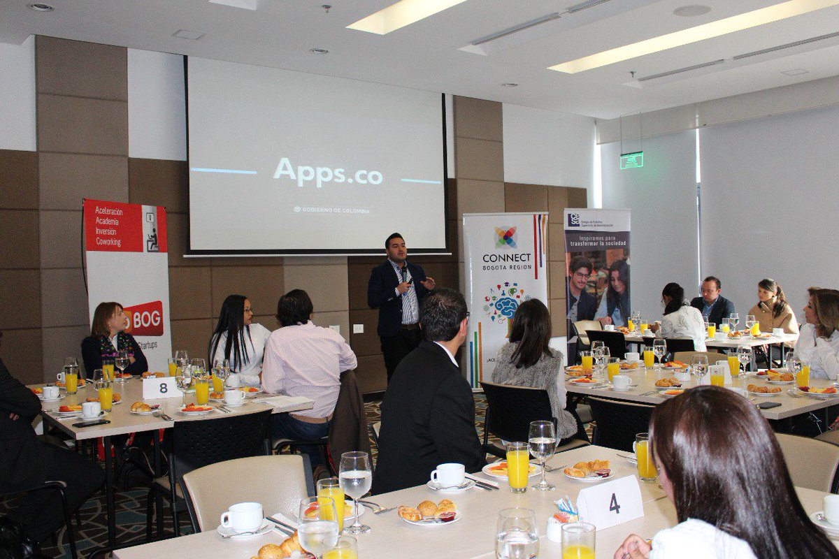 AppsCo's tweet photo. .@edsongomezc , asesor #AppsCo presento el balance que tuvimos este año en nuestras fases de Descubrimiento de Negocios y Crecimiento y Consolidación de Negocios TIC en Business Day #AppsCoEnBogotá @hubBOG  @CESAYCONNECT https://t.co/OGS4jnZuuj