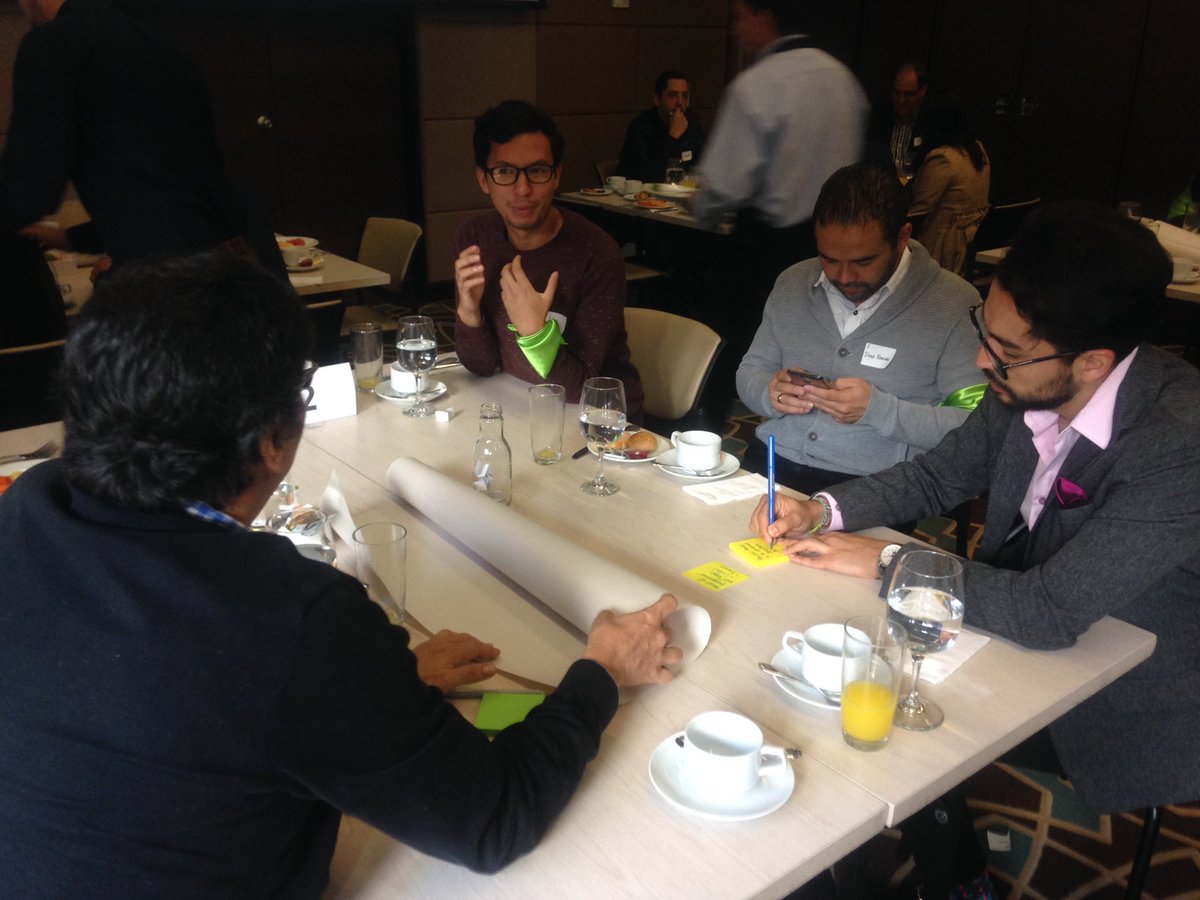 CESAYCONNECT's tweet photo. Dinámica entre emprendedores, asesores y mentores para conocer la retroalimentacion al programa @AppsCo por parte de ellos.#AppsCoEnBogota #ClosingDay https://t.co/hJMNmTpe0N