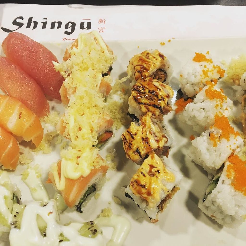 thomaSchulz's tweet photo. Lunchtime 🍣 #sushi #lunch #barcelona 😋 #happyme @ainabivi https://t.co/m6TZfoJA43 #tomgram https://t.co/72fMSiY19k