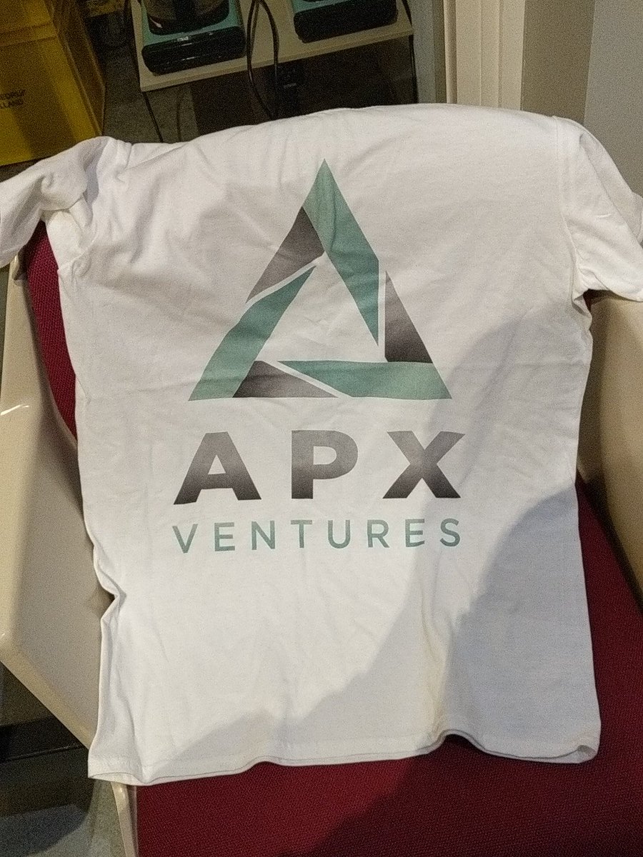 RNR_0's tweet photo. I got an $APX shirt now
Crypto010 meetup https://t.co/9Ai2XSANLg