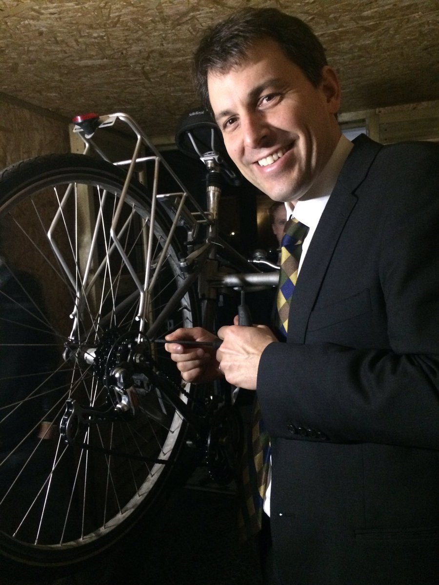 WiltsSwinCF's tweet photo. Great to see the fabulous work of @BHBikeHub with @JohnGlenUK on #LocalCharitiesDay #Salisbury #Wiltshire @fiona05oliver https://t.co/AIcYM5tcpj