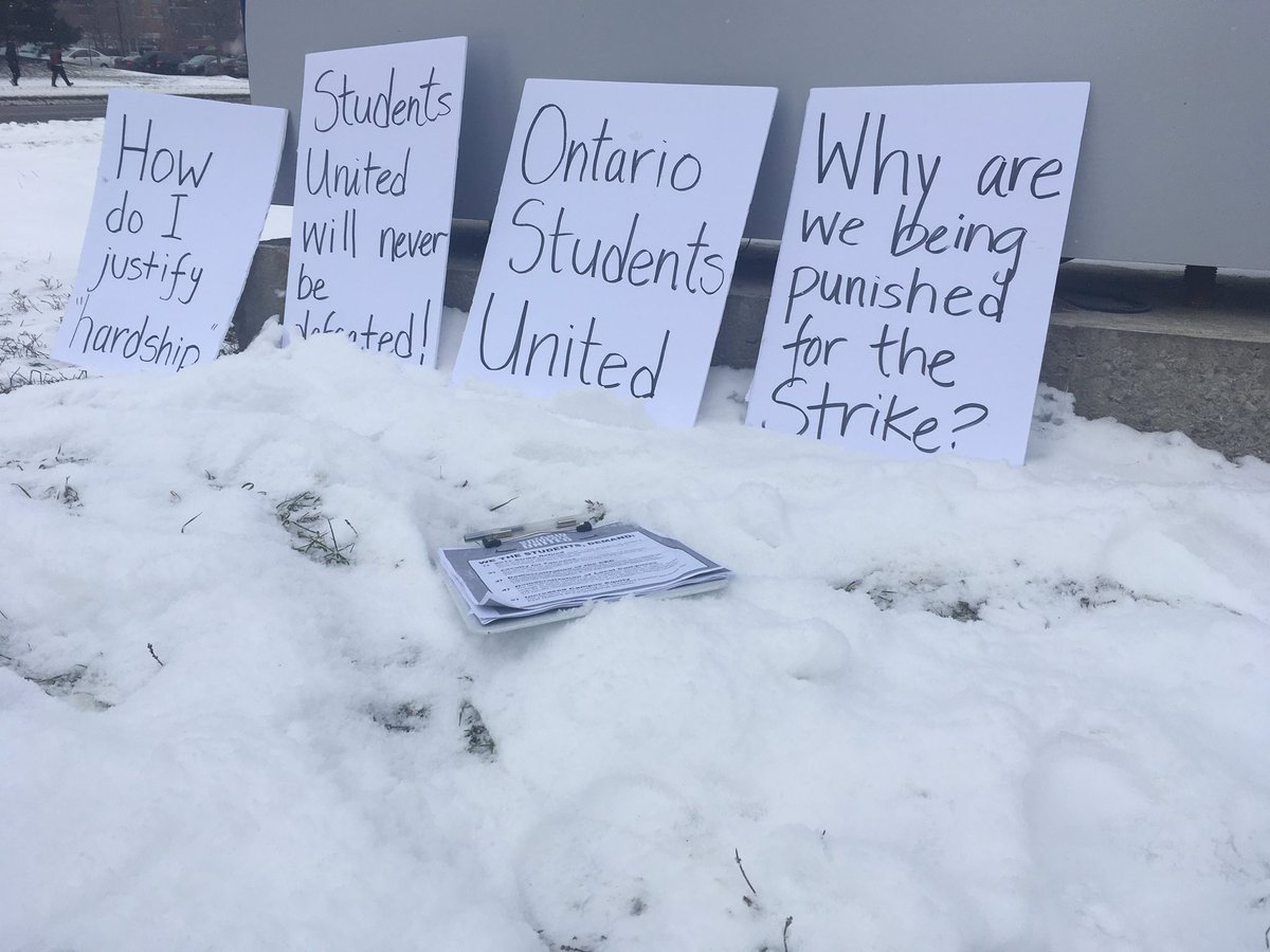 OntStuUnited's tweet photo. Energized and vocal students united outside Sheridan College Davis Campus in solidarity for student and faculty equality!  #StudentsStrikeBack #StandwithFaculty #StudentVoice https://t.co/8F4riSoSUC