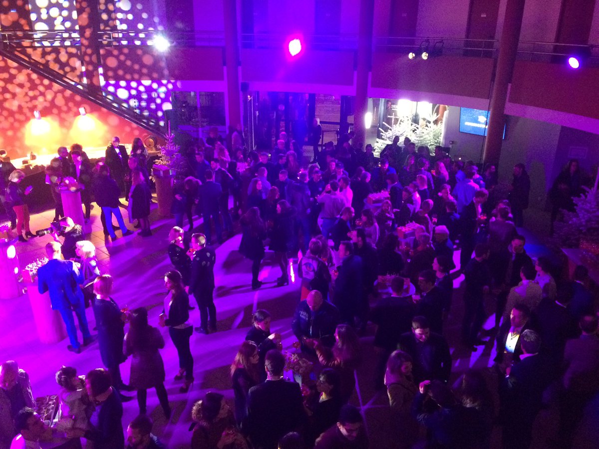 Ce soir on finit l'année en beauté avec la remise de diplômes #inseecprom2017 👩‍🎓👨‍🎓