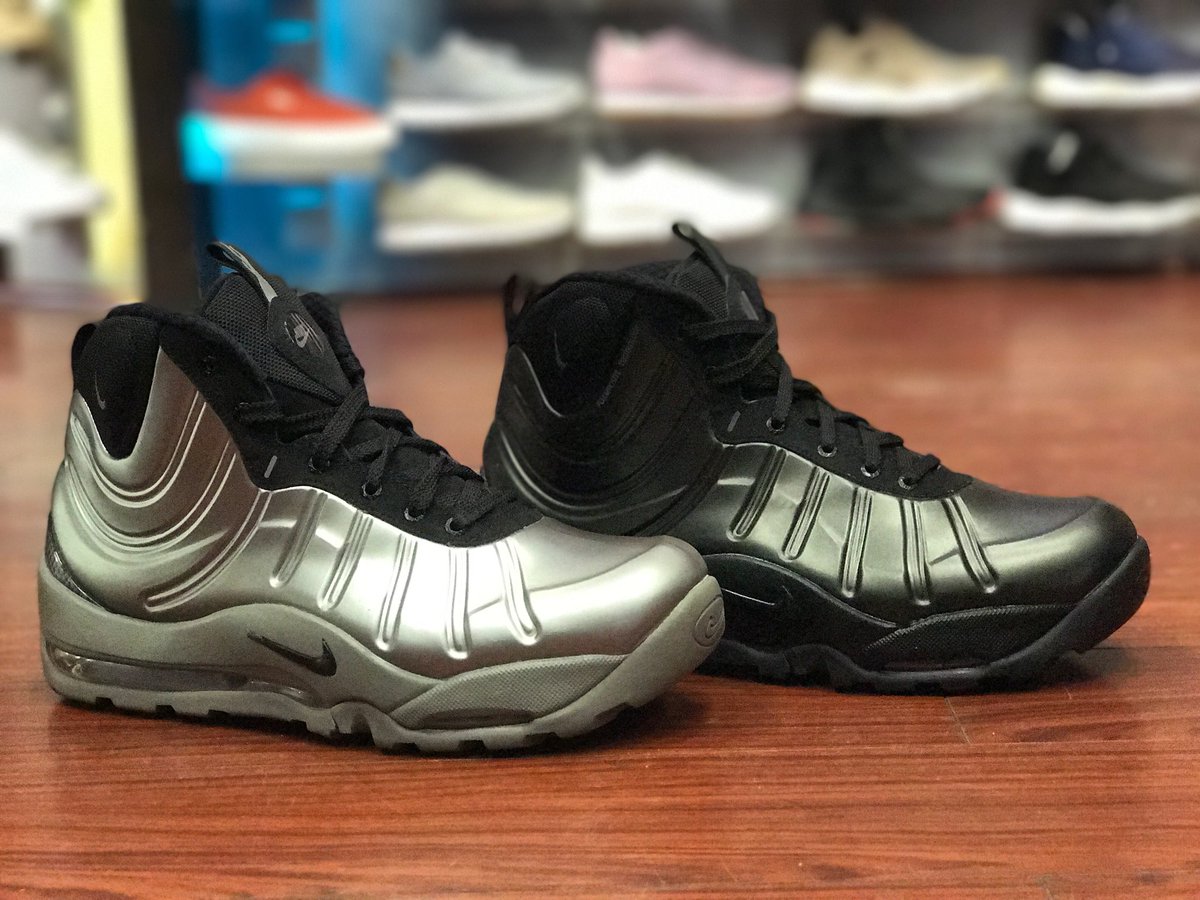 nike air bakin posite silver