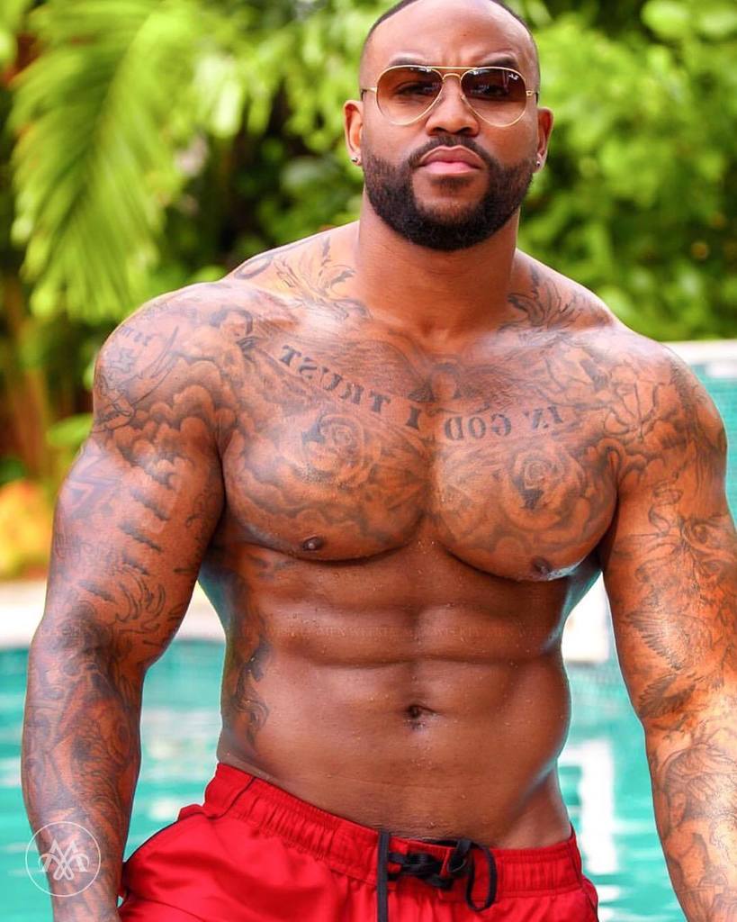 thetestozone's tweet photo. Joshua Benoit @joshuadbenoit #JoshuaBenoit #beard #tattoo #bodybuilder #bodybuilders #bodybuilding #chest #sexytorsos #fitnessmotivation #shredded #ifbb #abs #muscle #muscles #muscular #gym #biceps #swole #flex #muscleman #musclemen #menweekly https://t.co/dzLCvwHwHS https://t.co/jIB6I6xNU0