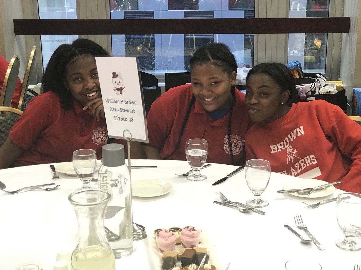 lady_eloquence4's tweet photo. W Brown Blazers enjoying the James Jordan Foundation Christmas Celebration... #WHBrown_STEM #cpsSTEM #ChiPubSchools #jordanfoundation https://t.co/5UbaceKmYX