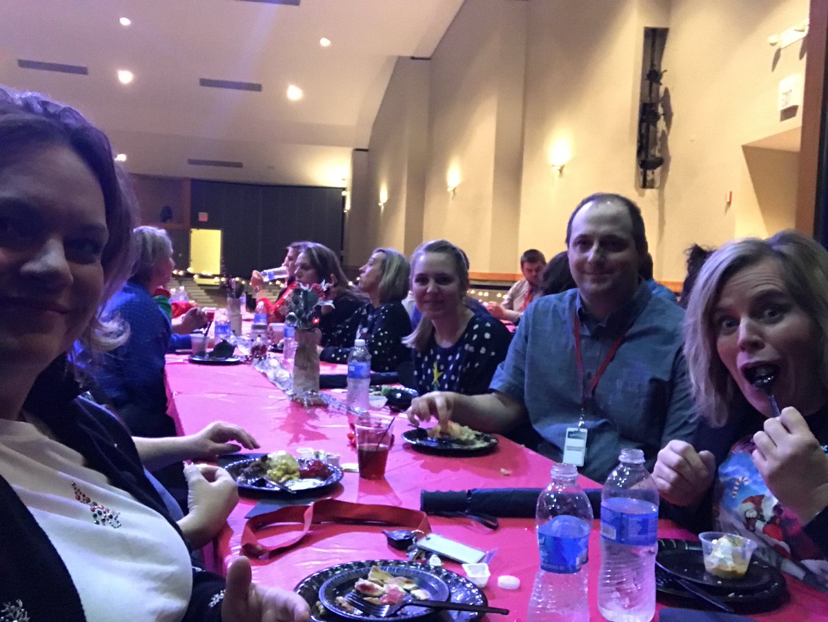 KelliAnnin's tweet photo. Christmas lunch #SMSEagles Thank you GV! https://t.co/fy7ln9nboC