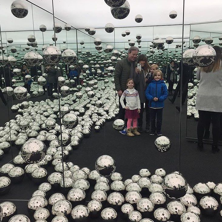 Friday Funday with Kusama <a href="/davidzwirner/">David Zwirner</a> #NYC #shinyballs #kusama #wine4good ift.tt/2kxJXcV