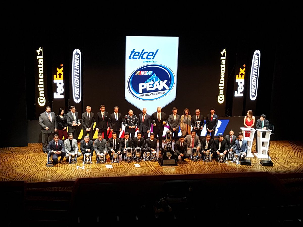 comisionpista's tweet photo. NASCAR México cierra temporada con su ceremonia anual de premiación. ¡Felicidades a los galardonados! #CNPTeInforma https://t.co/4129bfbGev
