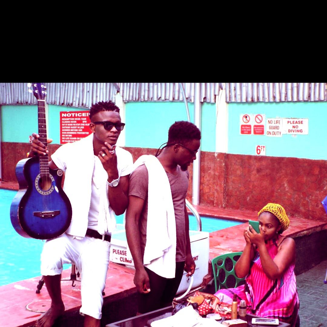 stylezee tweet media