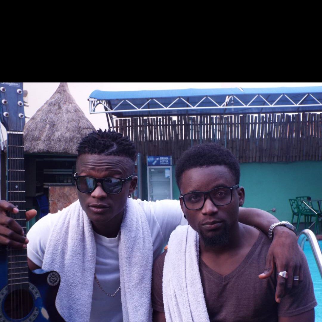 stylezee tweet media