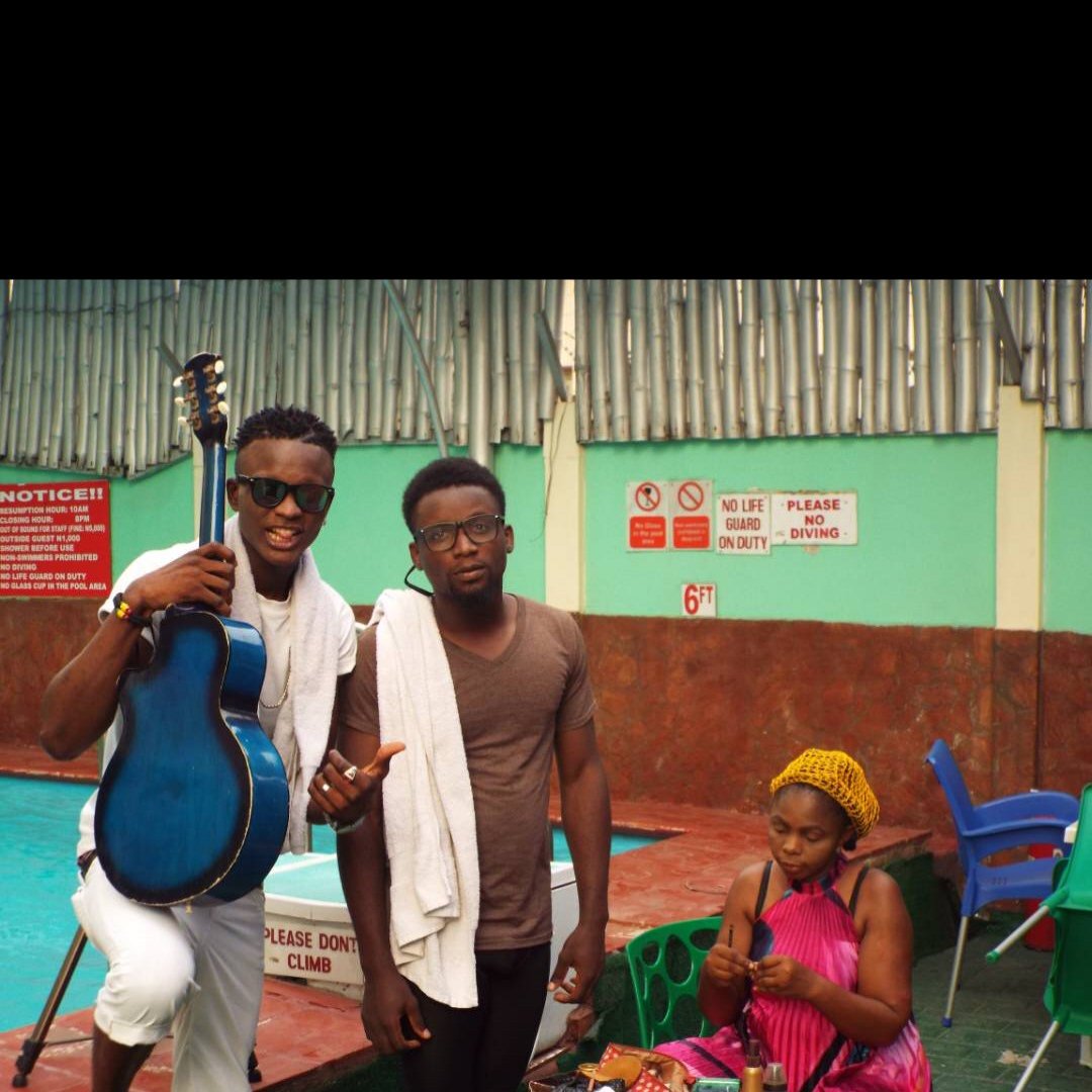 stylezee tweet media