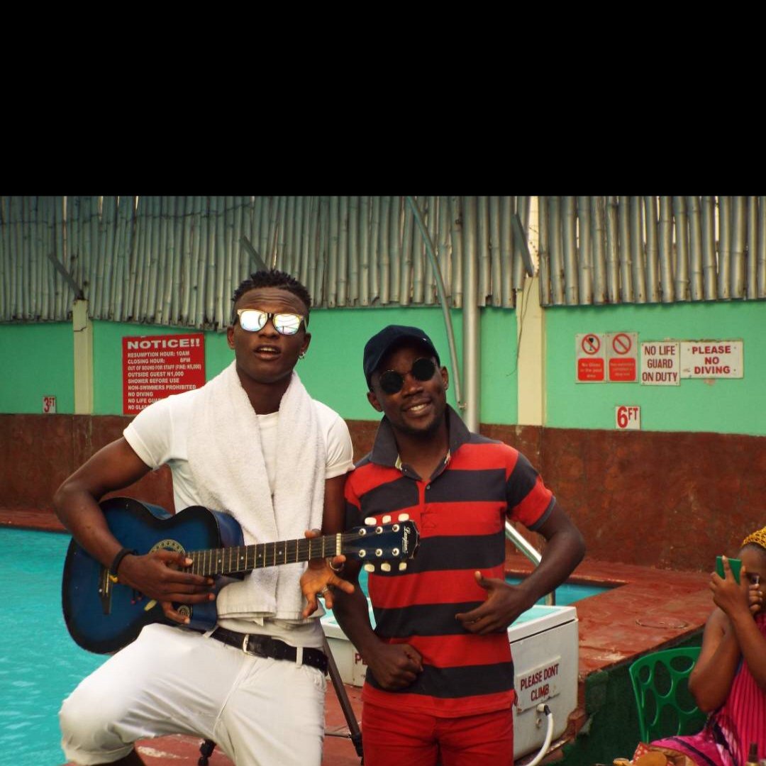 stylezee tweet media