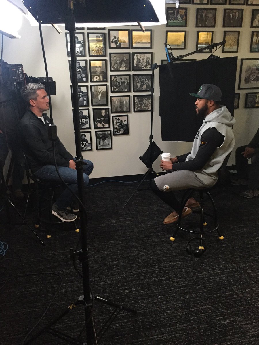 drinelli's tweet photo. "True emotion"
Joey Porter
 
"Something that gets the crowd ignited. It for sure gets us ignited”
Mike Mitchell
 
"That's one of our favorite parts of the game"
Arthur Moats
 
@ESPNNFL Countdown will feature the importance of @Styx's song "Renegade" to the #Steelers &amp; @heinzfield https://t.co/fazkg8s7Mj