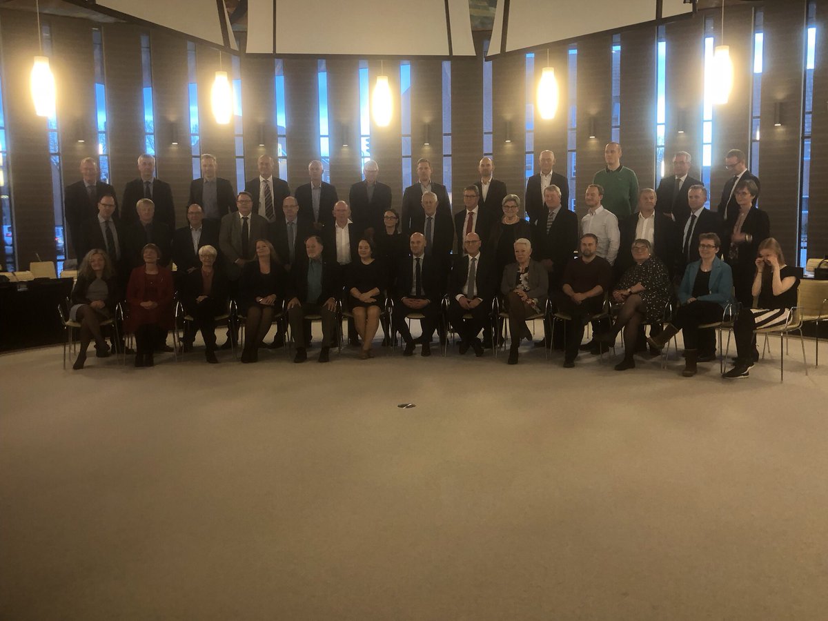 lind_carsten's tweet photo. Det kommende regionsråd i @Region_Midt er samlet til konstituerende møde. Held og lykke med de næste fire år, jeg ser frem til samarbejdet! #dkpol https://t.co/ijVJ6z3eR2