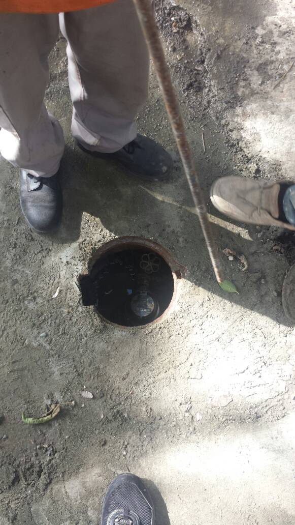 ChacaoConDuque's tweet photo. #15Dic #BrigadaDelAlcalde @duquegustavoS realiza labores de reparación en La Floresta. #TrabajandoXChacao https://t.co/6bh7vleZU0
