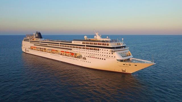 lulopdotcom's tweet photo. #foodandbeverage #nautica #offbeat #msccrociere #masterchefitalia MSC Sinfonia porta a bordo  i protagonisti di Masterchef Italia https://t.co/EEduj0YE9f https://t.co/Sk5JPZ1Hll