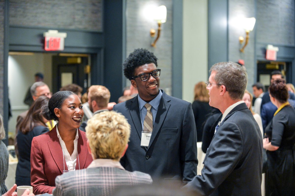 icalumni's tweet photo. Philly, Boston &amp; NYC Network Nights are coming! Join us in early January for an evening of making great connections with students and alumni. Read more about the events here: https://t.co/VjFyAS5WmC https://t.co/Byto19T7Mu