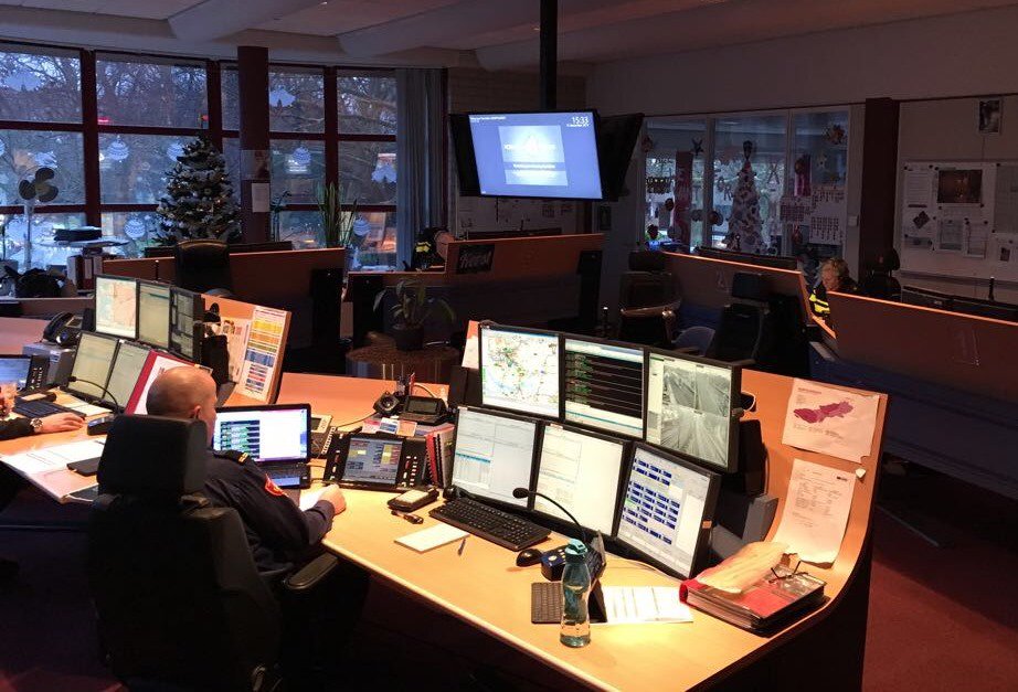 ravzhz's tweet photo. Zojuist vanuit USA bevestigd: de Meldkamer Ambulancezorg in Dordrecht heeft als 241e in de wereld de ACE-status bereikt (Accredited Center of Excellence). Dé erkenning van functioneren op het hoogste niveau met het systeem #AMPDS & #ProQA, triageprotocol voor 112-meldingen #trots https://t.co/5far5xgAgC