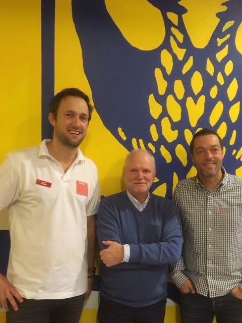 SportsInjuryLab's tweet photo. Bram Slaets (@brombo81), Henny Solleveld (SIL) en Teammanager van STVV Peter
DeLorge (@DelorgeP) afgelopen donderdag tijdens het parodontaal onderzoek
bij de A-kern. https://t.co/uQppmf199H