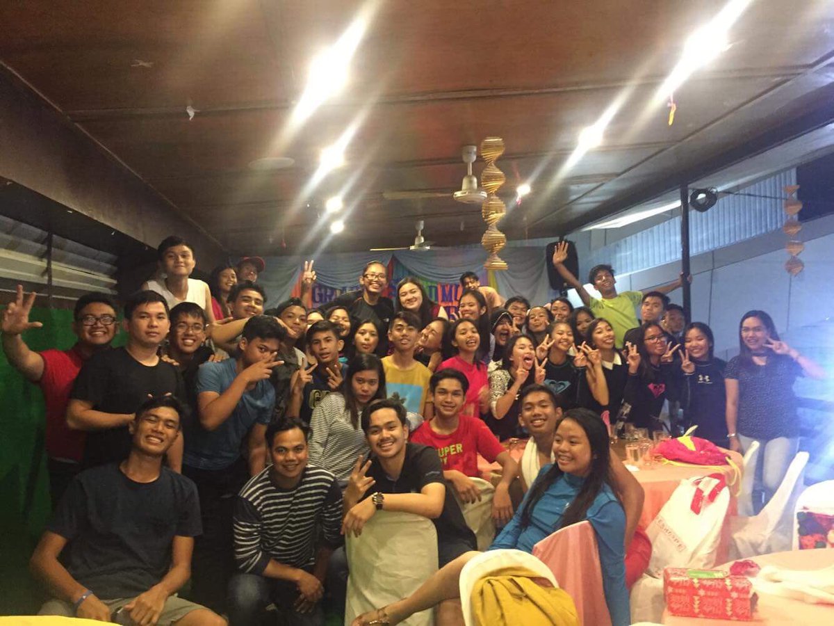 aribaarrowsmith's tweet photo. definitely one of the highlights of 2017 💯 love ya’ll ❤️ https://t.co/3YmQAClCO8