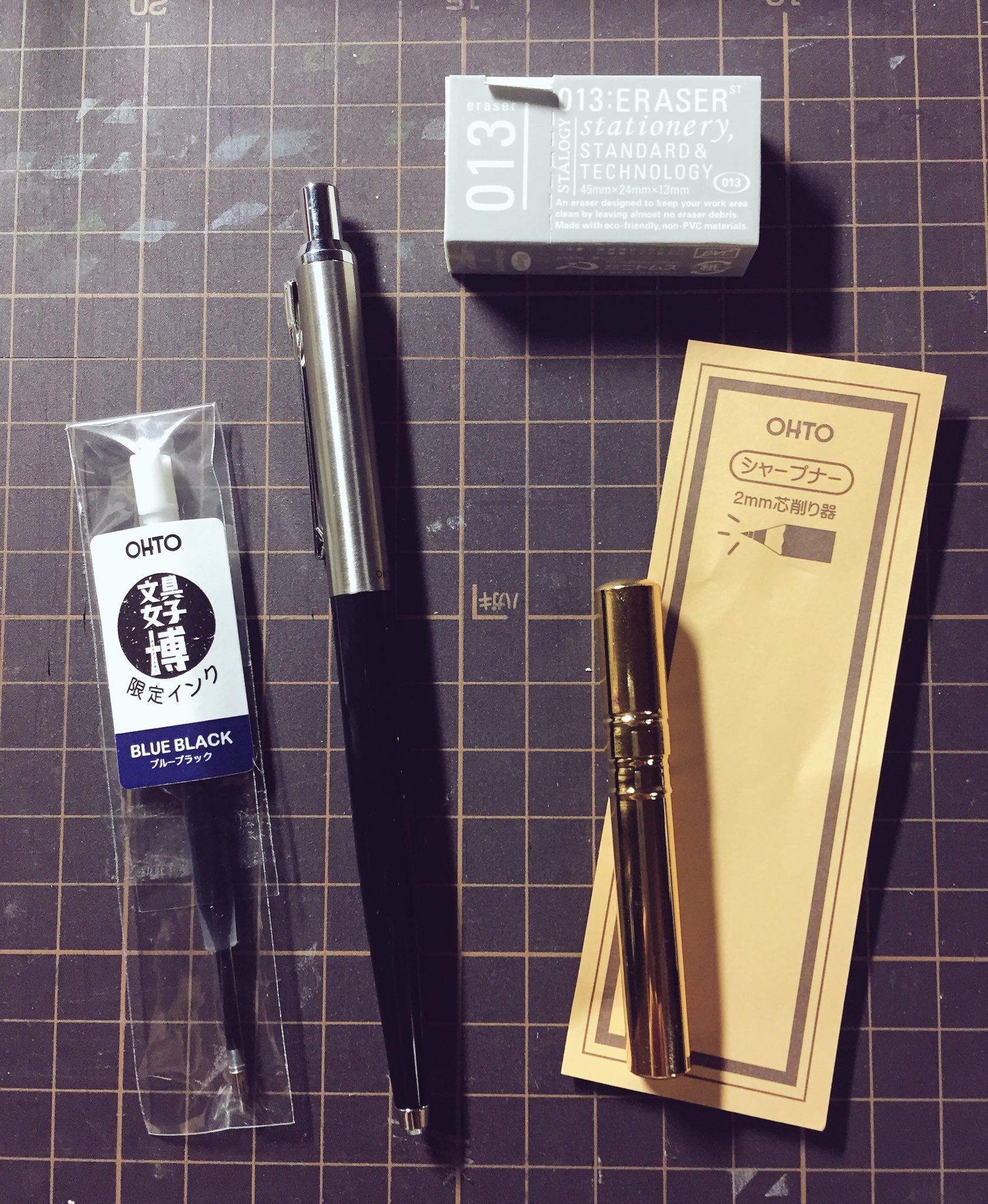 Eric 文具女子博で購入したものたち ニトムズの消しゴム トレペの上でもスラ と消しやすいし パッケージデザインもすき オートのボールペンは 海外限定の替え芯が欲しくて購入 ニードルポイント描きやすい 替え芯はパーカータイプなので互換性が