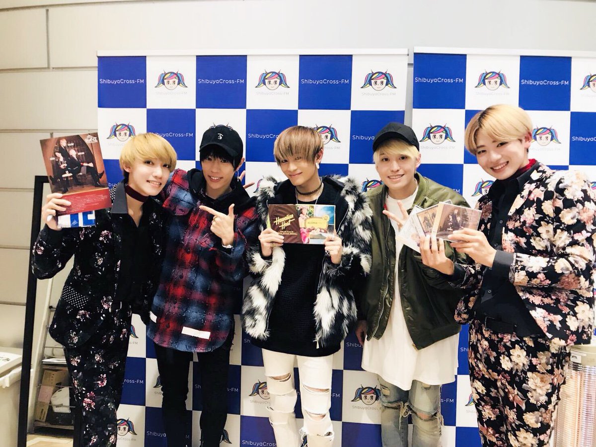 WAVE_smy's tweet image. 🌊🌊🌊
本日は
#渋谷クロスFM
第12回「 #RadioADDICT 」
にゲスト出演してきました！
呼んでくれたADDICTIONありがとうございます！
そして、寒い中駆けつけてくれた皆さんありがとうございます！

WAVEは明日イトーヨーカドー錦町店
にてリリースイベントがあります！
是非遊びに来て下さい☺️