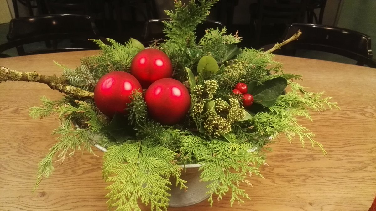 infoPaulus's tweet photo. Een prachtig kerststuk van Marijke!! https://t.co/TwuRocCmTN