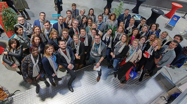 cap_com's tweet photo. On a tous quelque chose en nous de Normandie... Souvenirs, souvenirs du Forum #capcom17 par @fbonnetain https://t.co/wpTgoLNmy1 #compublique https://t.co/sAsD4Yd2YT