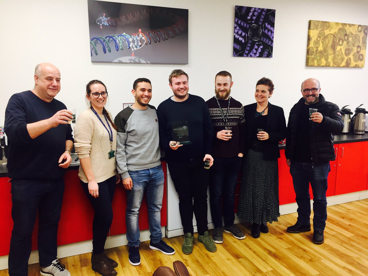 LuckaBibic's tweet photo. Great pleasure to celebrate @CryoThaw❤️ #YES17 @UoNYES success with our FAB supporters from @UEAPharmacy! Thanks a million @Janguloalvarez @InnocentWal @Stokes_Lab @msearcey24 @Stokes_Lab @andrewmbeekman @FLettice 🙏 https://t.co/BOInqXojH4