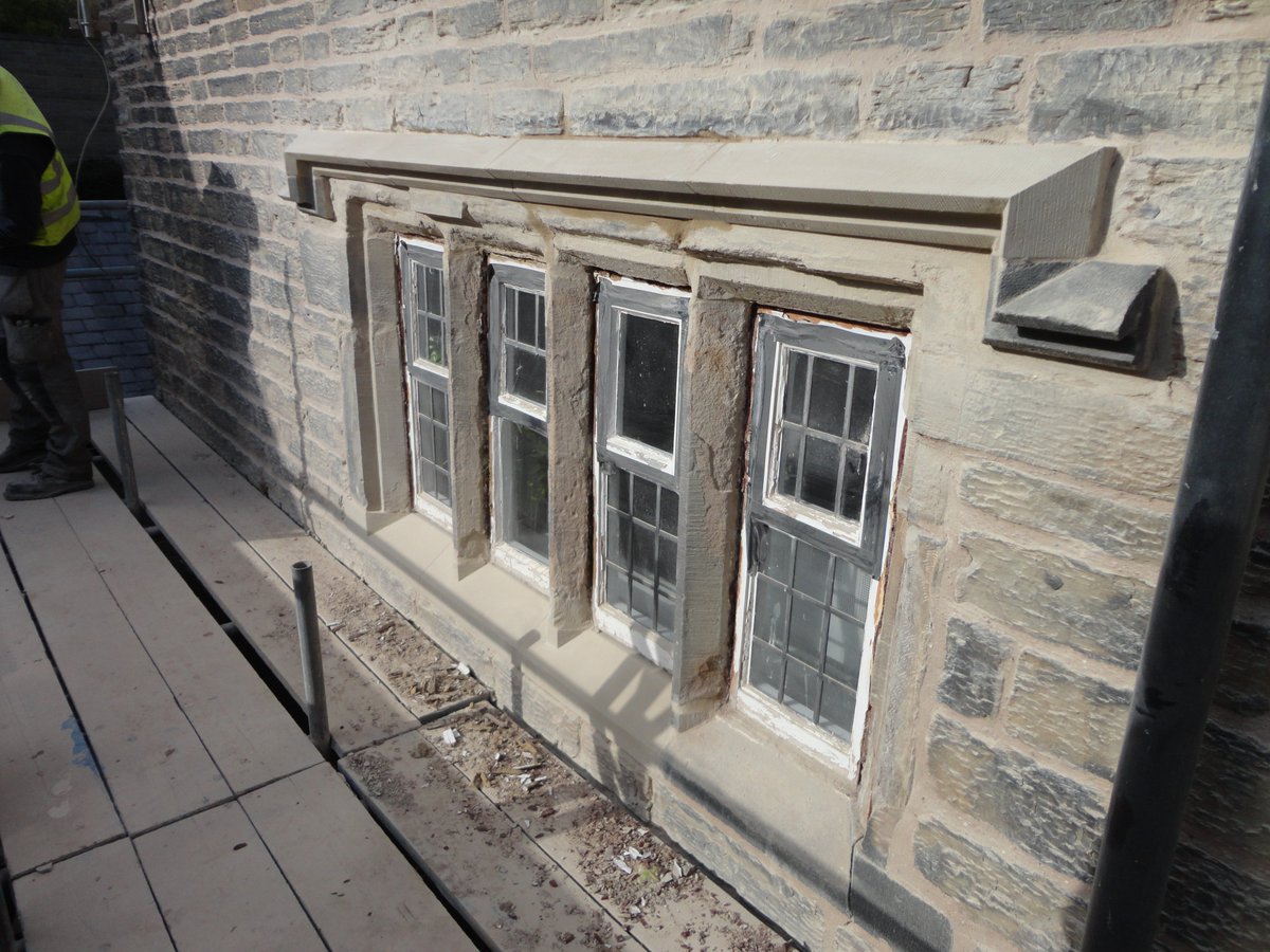 BonsersUK's tweet photo. After a little TLC this window is looking like new #restoration #craftsman #skilledoperatives #stonework https://t.co/qxG8RhzGXo