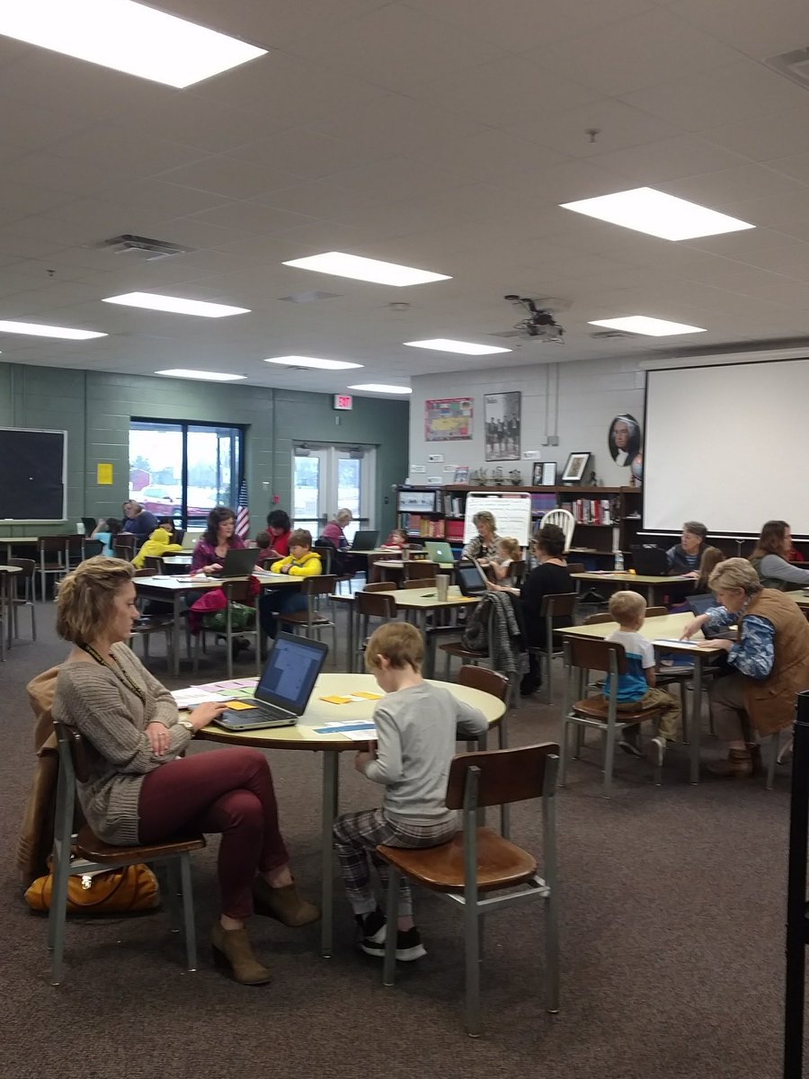 JacksonJenea's tweet photo. ERES has help from Robertson County to take fluency test!  #WeAreRCSTN https://t.co/vxLlxxgwJM
