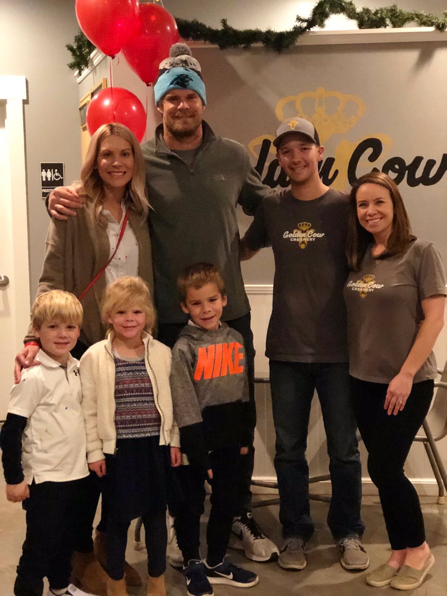 goldencowCLT's tweet photo. Fun family night in support of #TheHEARTestYard at the 🐄 last night.  Thank you @gregolsen88 family for all you do for our community! #Charlotte #CLT #NC #Panters #wpmoychallengeolsen https://t.co/uvJYZbLNgG