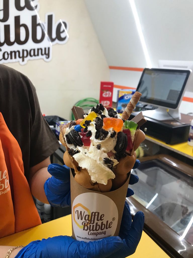 WaffleBubbleCo's tweet photo. Preparando uno de nuestros ricos Waffle Bubbles... Y el resultado final... Para chuparse los dedos!!! 😋😋😋 Buen fin de semana!!!
#wafflebubble #dulces #franquicias #tendencias #wafflebubblecompany https://t.co/YNt4VApxGf
