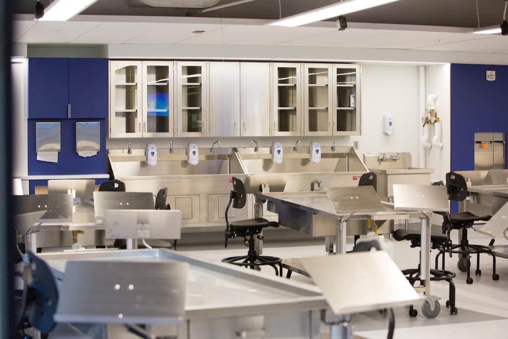TuftsUniversity's tweet photo. Last night we dedicated the new Michael Jaharis Jr. Anatomy Laboratory at @TuftsMedSchool! https://t.co/YjEacXHStz https://t.co/dG6N4tLLp5