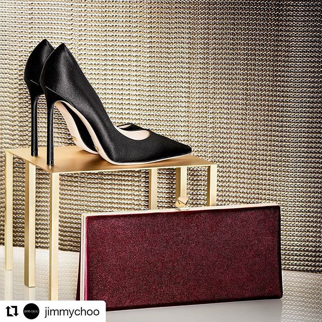 RevistaTooMuch's tweet photo. Para las fanáticas del glamour y el buen calzado, les presentamos la colección magestuosa de #jimmychoo en terciopelo. 

¿Qué les pareció? https://t.co/xiuU2ZlrAL