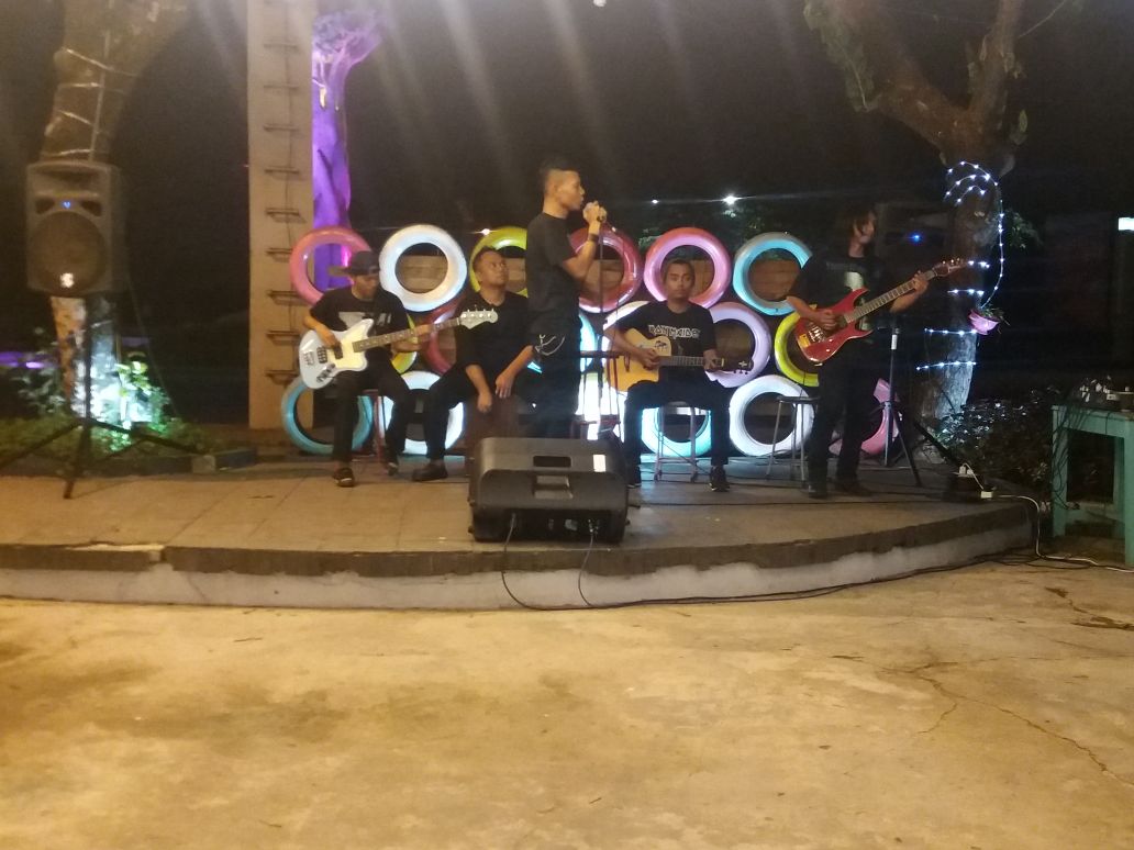 Alamy live rockustick at taman nongkrong ujung menteng jaktim