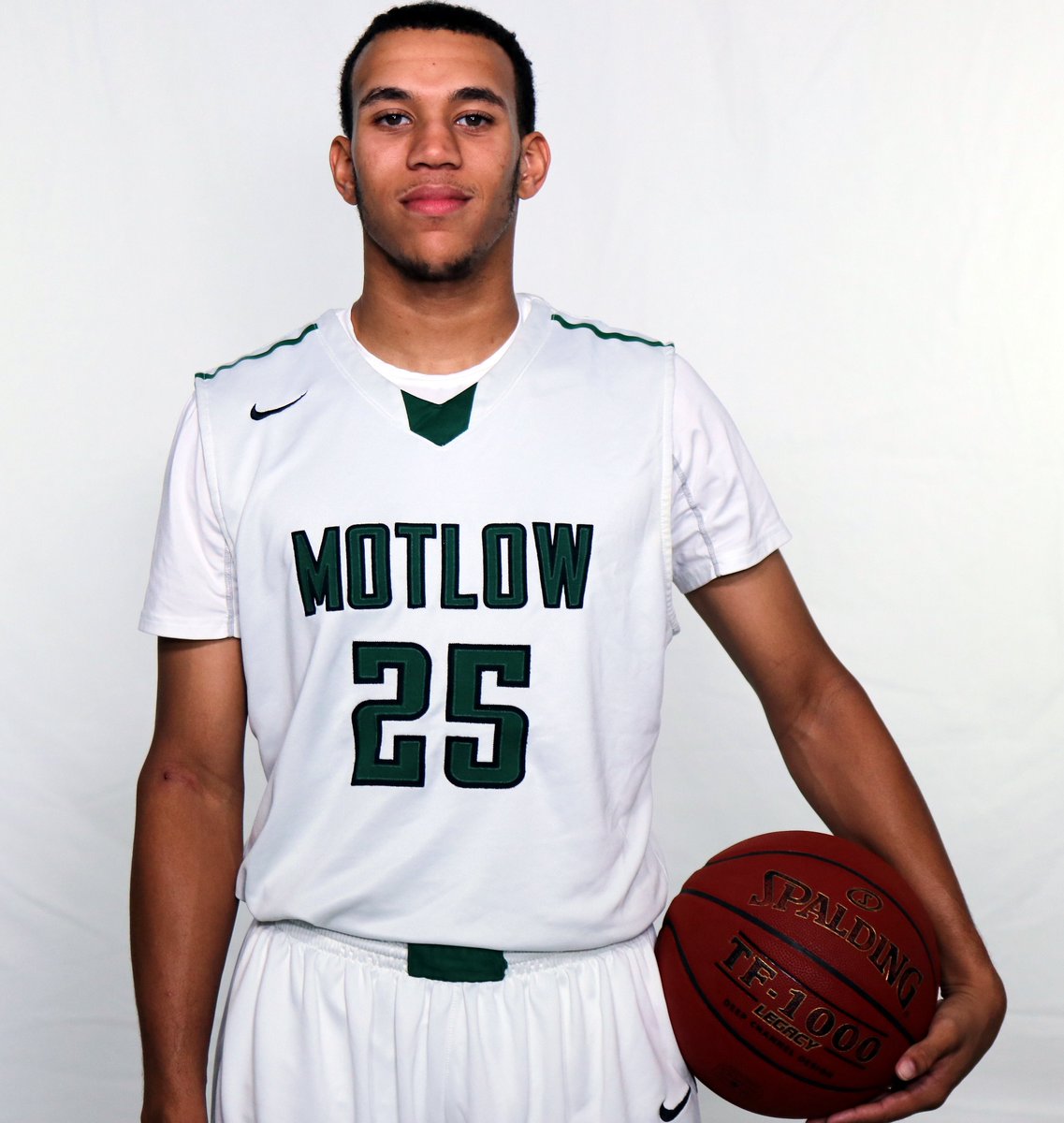 MotlowSports's tweet photo. Congratulations to Bucks' guard Dillon Smith for being the @TCCAA_RegionVII men's basketball Player of the Week. https://t.co/TwlvA8l1h7 @Lightskin_6 #MotlowMBB #BUCKcountry https://t.co/bLR9brGxUO