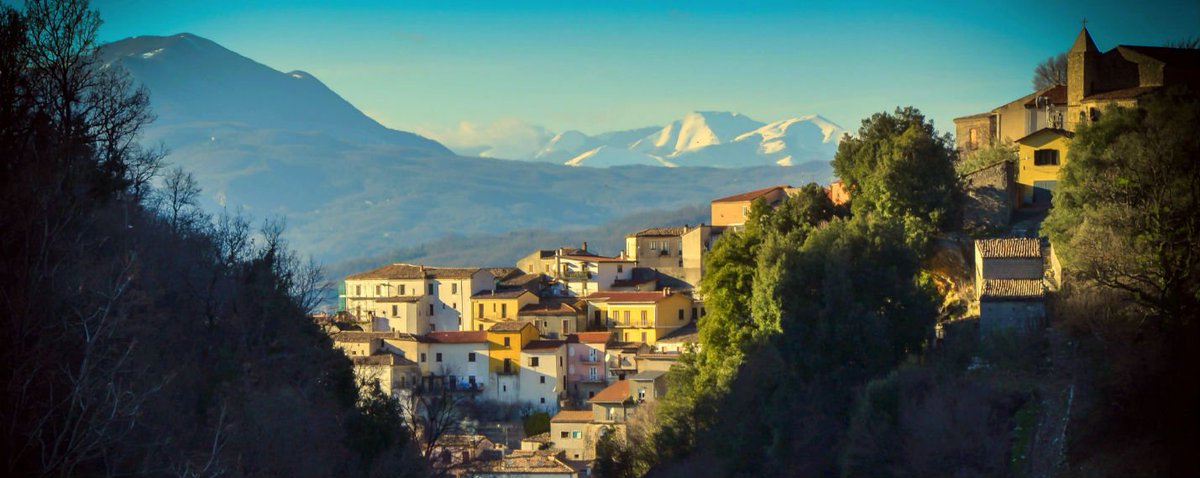dooid_magazine's tweet photo. #Natale nel meraviglioso borgo di #Viggianello in #Basilicata. Si tratta di uno dei borghi più belli d'#Italia e anche quest'anno è immerso in un’#atmosfera #magica: https://t.co/Dxc9XumljN #Viaggi #hotels #Natale2017 #dooid https://t.co/vyDZCV9glU