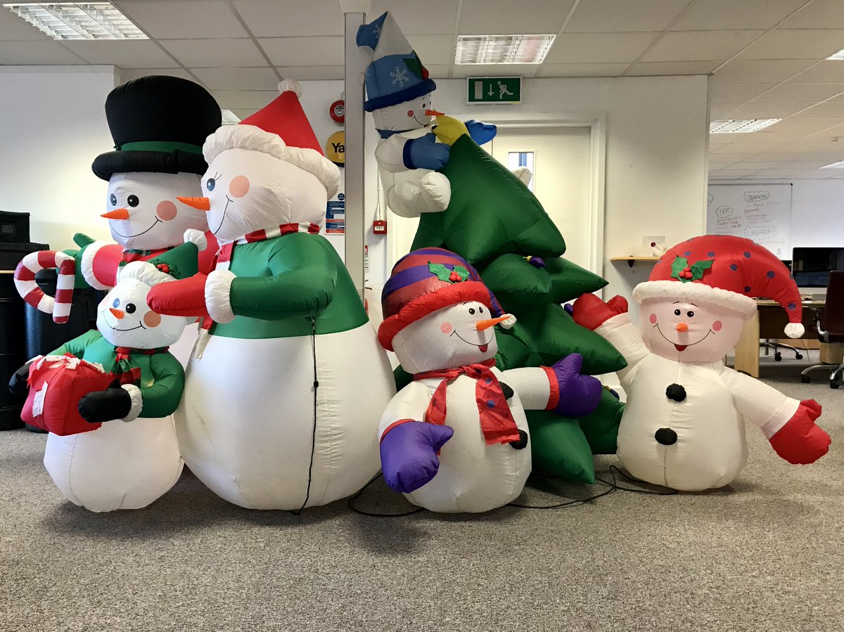 CjmSoftware's tweet photo. Feeling festive here in the office thanks to our amazing decorations and copious amounts of chocolate (big thanks to @Geschoolnews for that)! Wishing everyone a very merry Christmas and a happy New Year! #Christmas https://t.co/wqMY9t7n0U