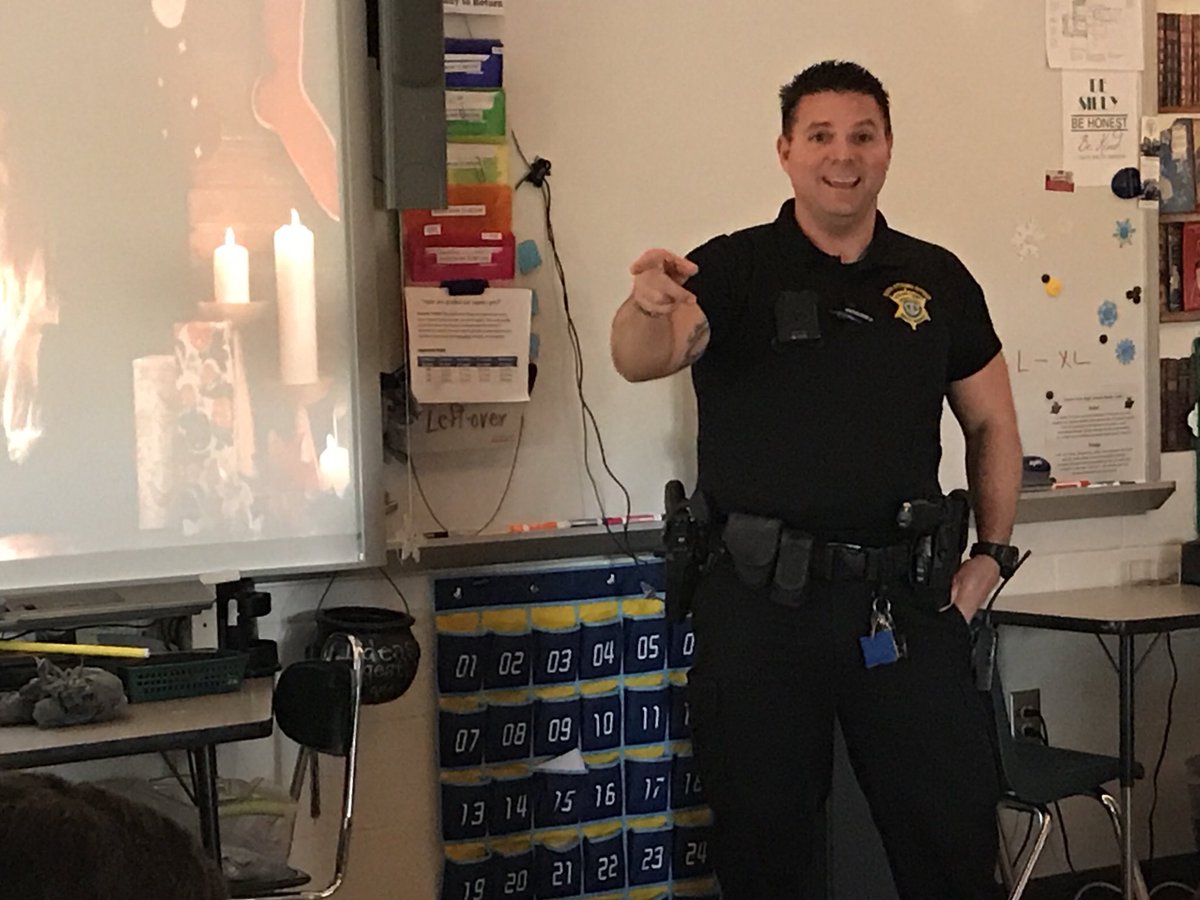MrsJacksonDFHS's tweet photo. Our School Resource Officer told Cadets about holiday domestic violence calls and how their toys will be used for children caught in crossfire. #TeacherHeart #DFTeacherLife #DFTC18 #Pridein5 https://t.co/I4HwQjfcWa