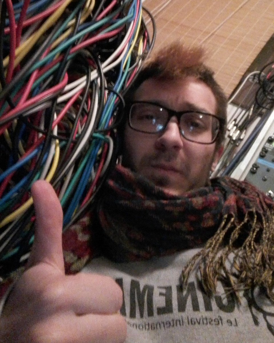 leolenvers's tweet photo. On a bien avancé sur le Mix du 2ième EP de @princessenapalm  à Tape Farm Records, mais c'est pas encore fini !

Ci-joint des câbles (ou la joie de l'analogique)

#record #mix #studio #analogic #tapefarm #princesse #napalm #punk #electro #electrobilly #doomtrap #cable #ep #lnvr https://t.co/QbY2p6P12Q