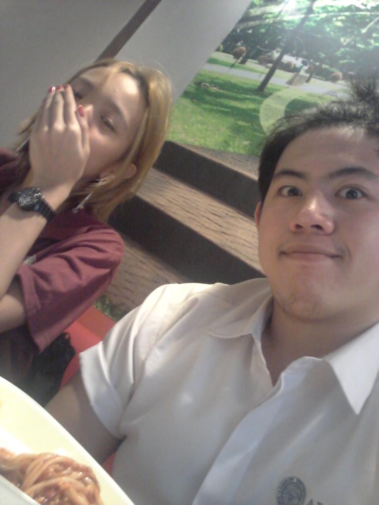itsmemarv19's tweet photo. Jabee pa more yekok 😝 #beatingrecords 😂😂😂 https://t.co/WcJWtv43YR