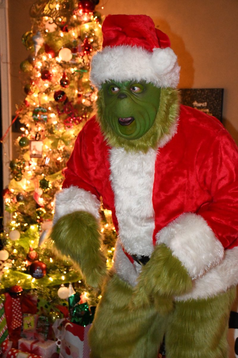 JessicaGreen_90's tweet photo. Ready for our Toy Drive tonight!! The Grinch is ready for a fun event too!!❤️💚 @martin_kry @brandonw1a https://t.co/HKQqW1bsFR