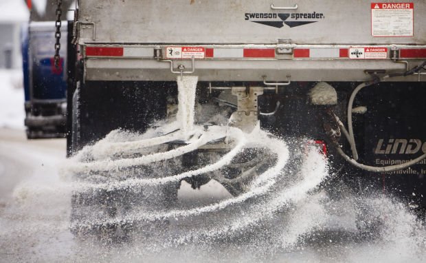 SEAutoOakville's tweet photo. While #roadsalt is incredibly important for safe #driving in the #winter months, it can also cause #rust to form on the underbody of your #vehicle over time. Bring your vehicle in to #SEAuto this Winter to make sure your #car is still in the best shape possible. #Oakville https://t.co/UJDbaU0fPb