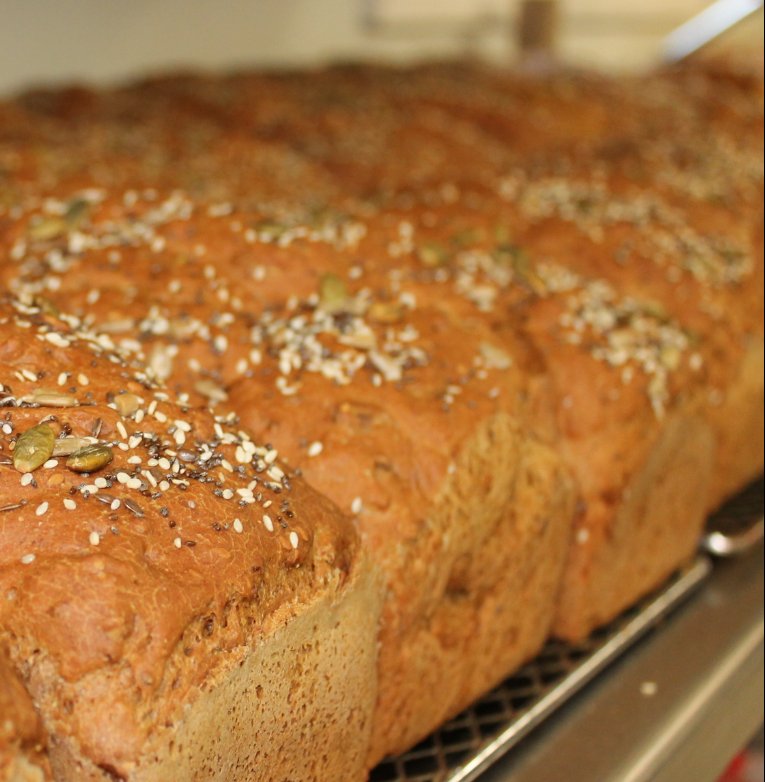 CCAceliac's tweet photo. @steannesspa Bakery has delightful @GlutenFreeCert bread made from wholesome ingredients in a gluten-free facility. #FestiveGF https://t.co/znfym2KIws